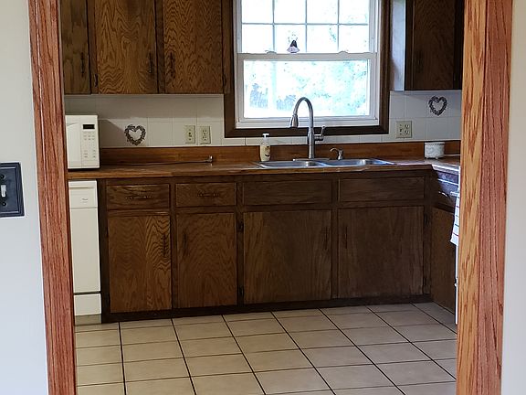 5th image of 1420 Woodland Dr