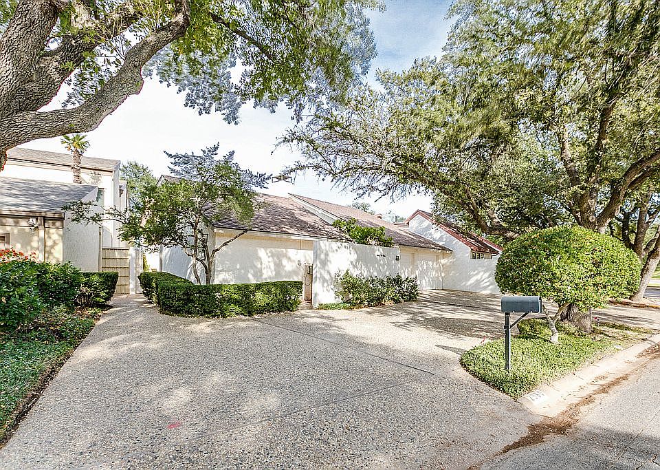 1st image of 2560 Lindenwood Dr