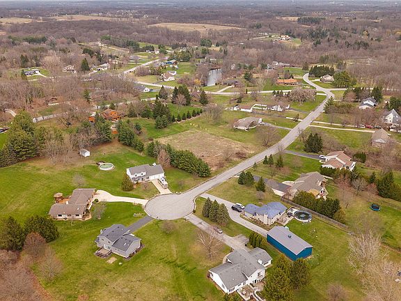 5th image of 427 Rolling Meadows Dr
