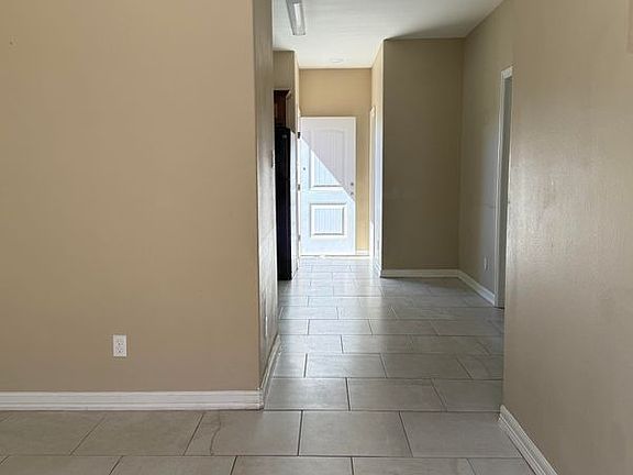 5th image of 2713 E Eisenhower Ave #2