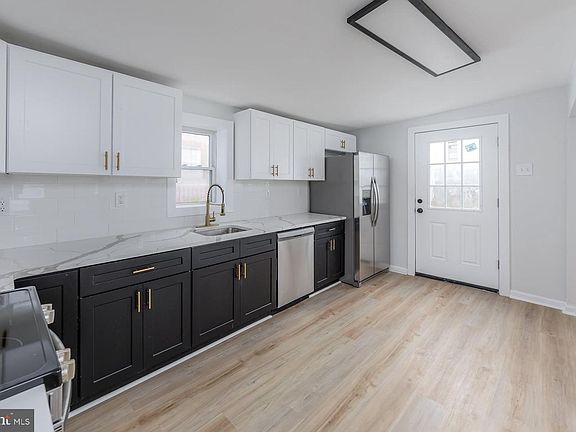 4th image of 400 N 7th St