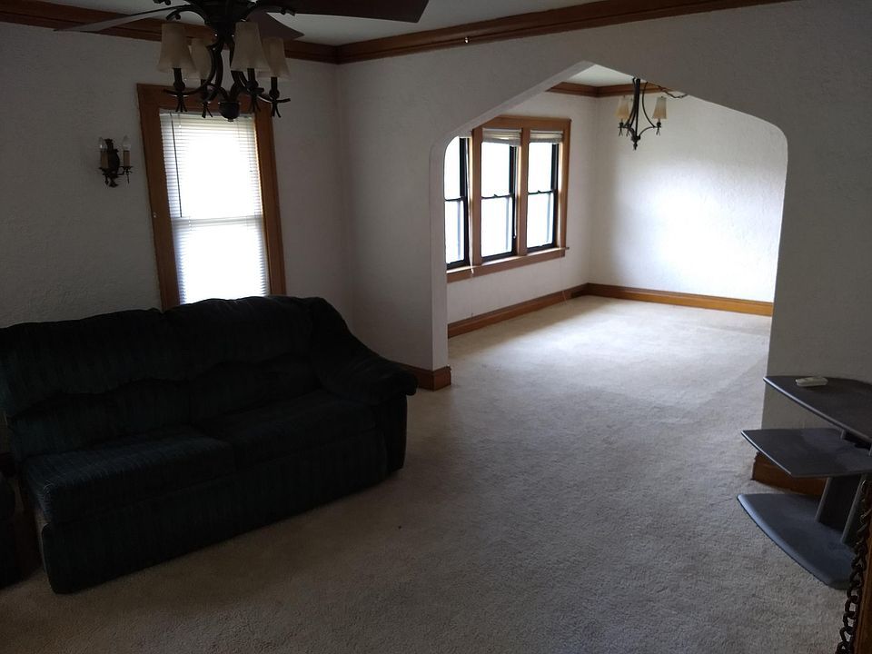 2nd image of 919 17th St #1