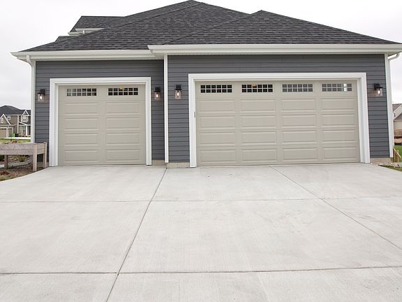 3-Car Garage