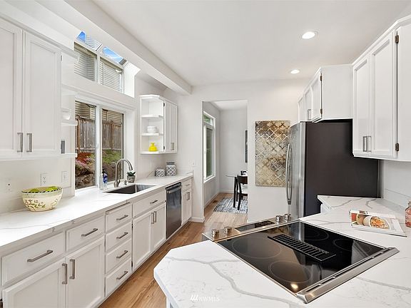 3rd image of 4126 257th Ct SE