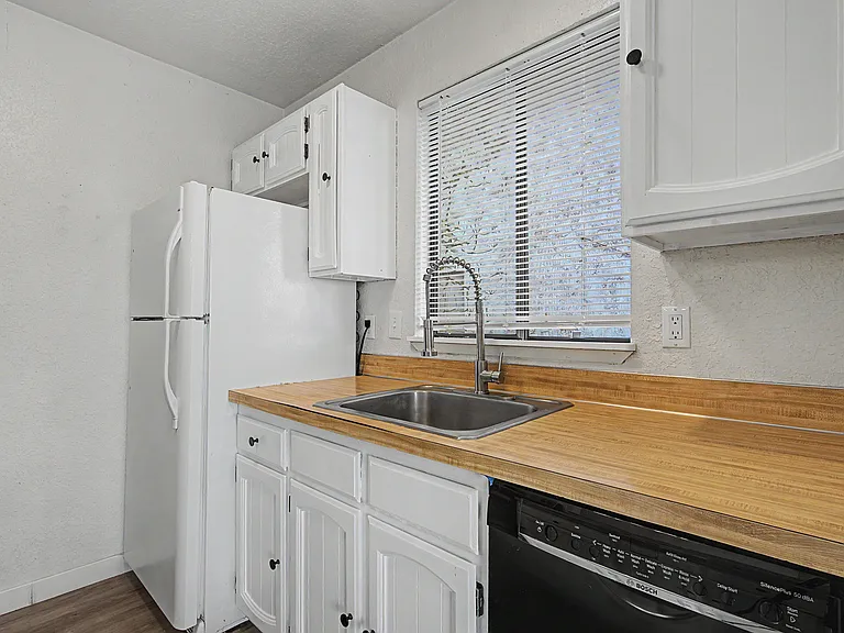 530 Mill Ave S #1 & 2 — Photo 43