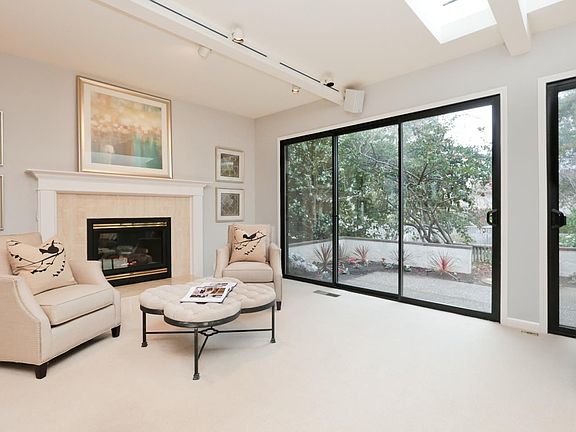 3rd image of 222 Sand Hill Cir