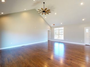 37 Rhode Island Rd, Lakeville, MA 02347