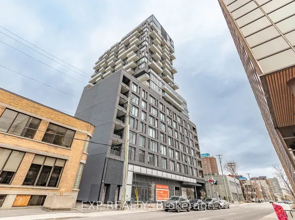 203 Catherine St #1102, Ottawa, ON K2P 1J5