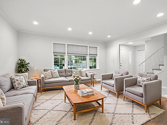 2nd image of 12871 Valleywood Dr