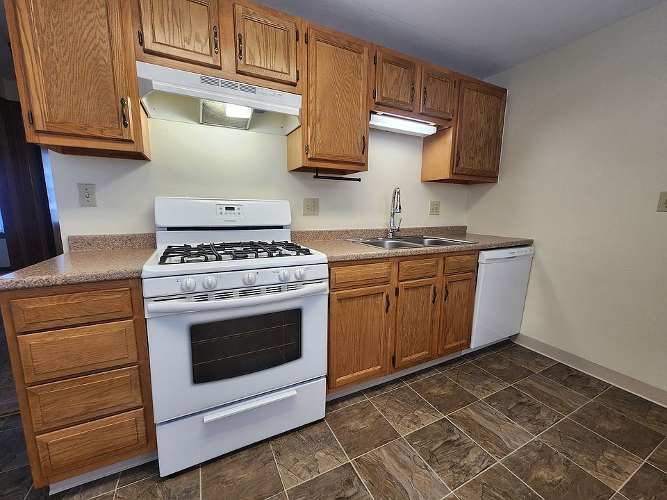 2nd image of 1452 Ashland Ave #2