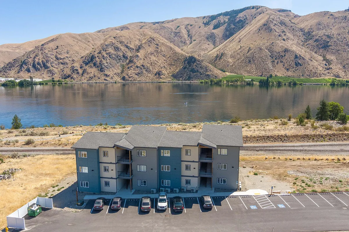 Building Photo - 14907 US Highway 97A