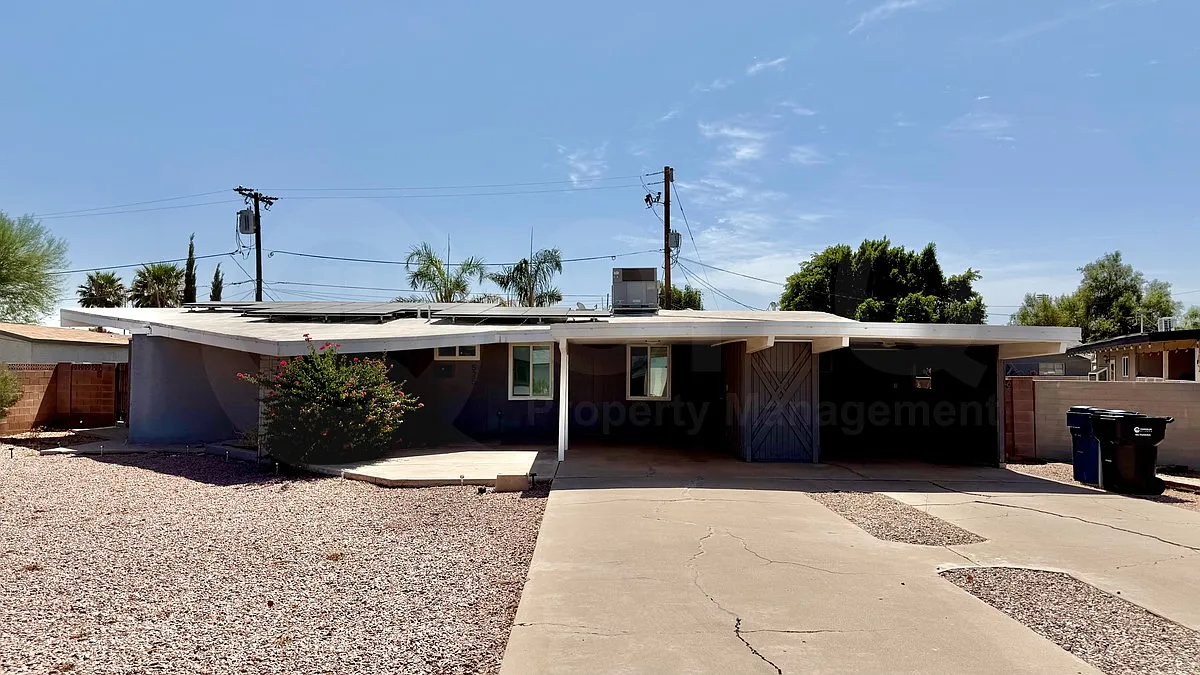 3 bed, 2.0 bath, 1640 sqft, $2,549 — Photo 1