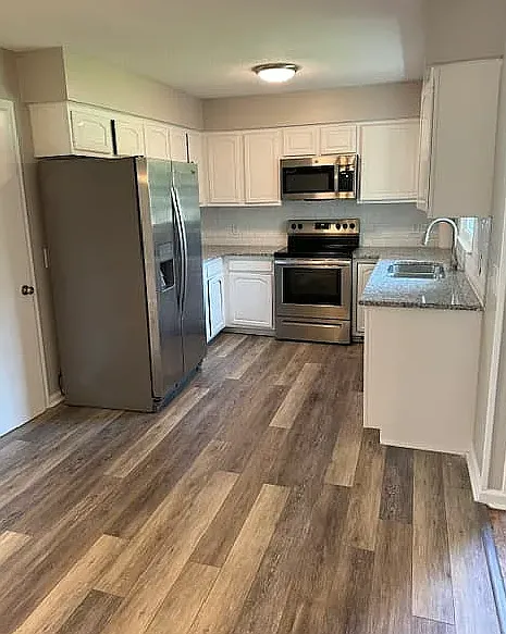 3 bed, 1560 sqft, $2,200 — Photo 3