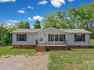 953 Bollinger Pond Dr, Clover, SC 29710