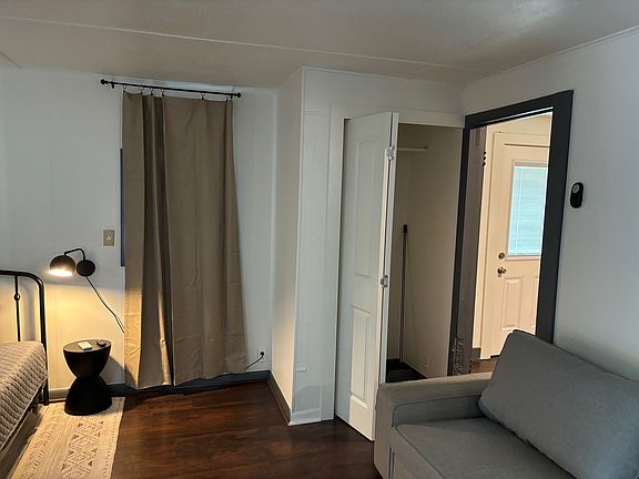 4th image of 1001 1/2 S Lindsay St