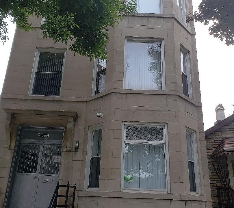 1st image of 2931 S Emerald Ave #2