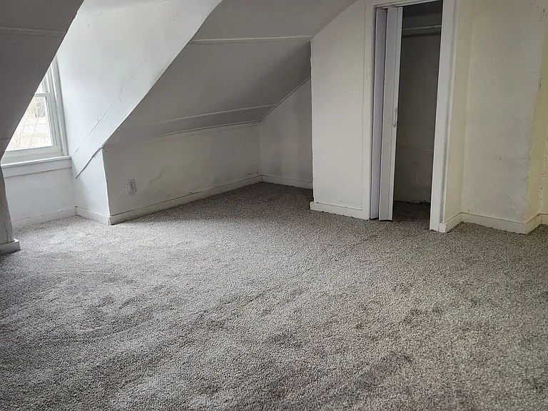 320 Wallace St — Photo 47