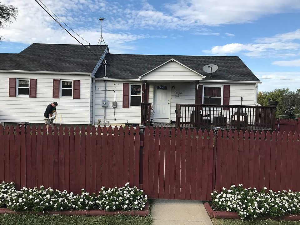 1st image of 204 S Cedar St