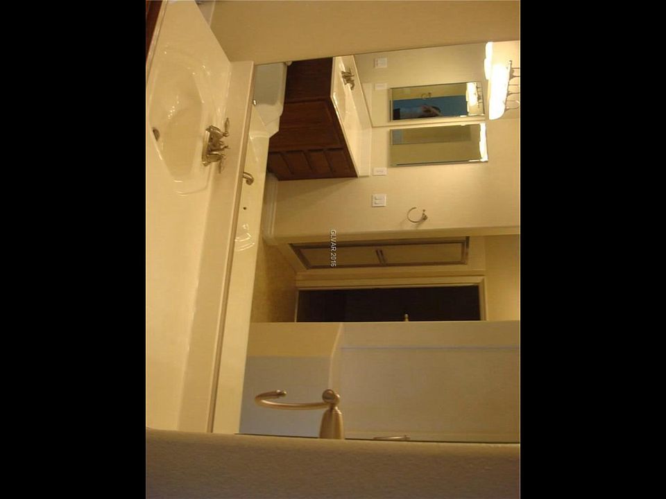 downstairs bathroom 