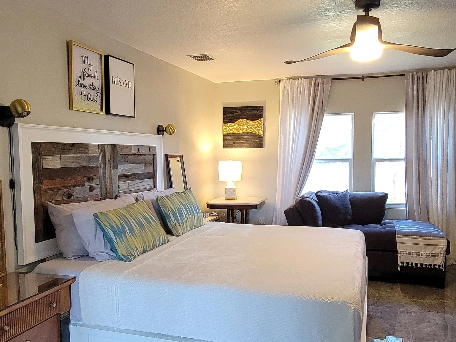 4 bed, 2.5 bath, 3010 sqft, $2,400 — Photo 3