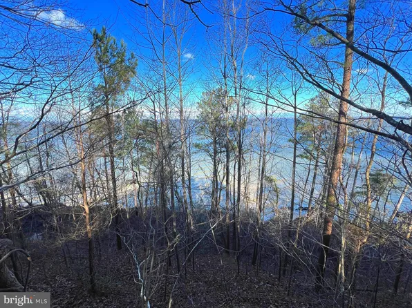 172 N Independence Dr, Montross, VA 22520