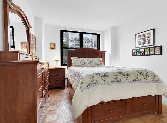 4th image of 333 E 49th St APT 6N