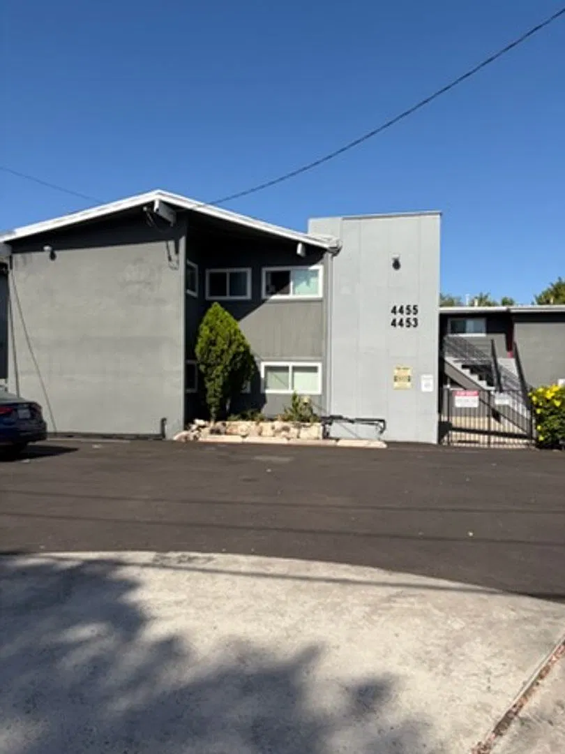 9110 — Photo 3