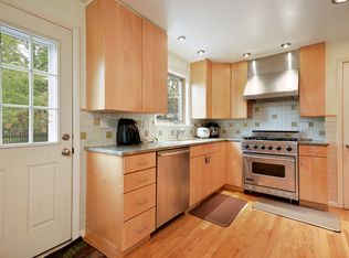 2218 Boston Post Rd, Larchmont, NY 10538