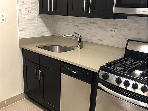 2nd image of 175 W 76th St APT 14G