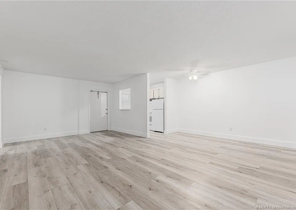 660 SW Bryant Ave #10
