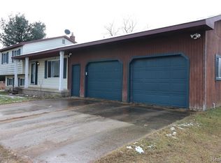 9702 S New Lothrop Rd, Durand, MI 48429