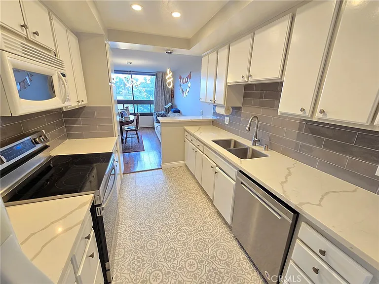 8828 Pershing Dr #121 — Photo 6