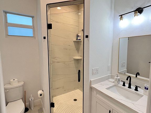 5th image of 1213 Decature St E