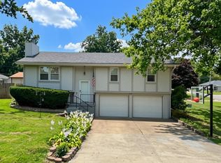 507 S 6th St, Savannah, MO 64485