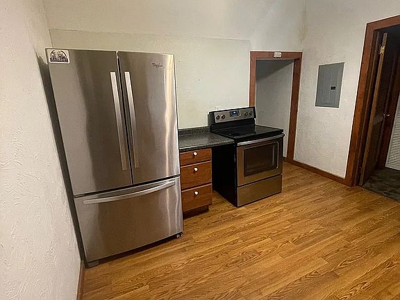 2nd image of 3131 E Lynn St