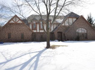 11126 N Wyngate Trce, Mequon, WI 53092