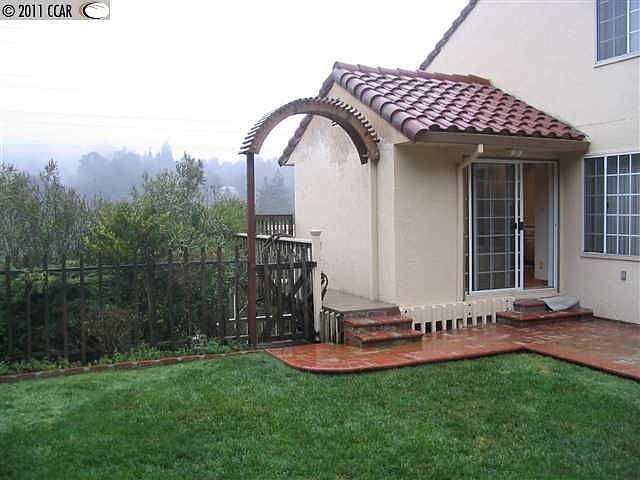 2nd image of 6 Sunrise Hill Rd
