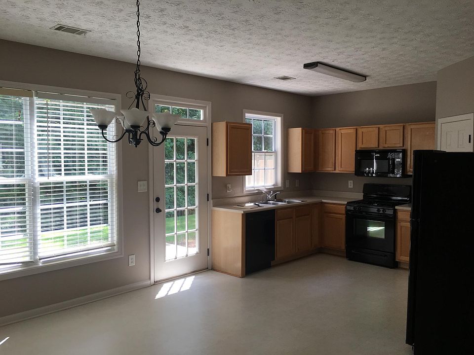 2nd image of 3036 Kentmere Dr