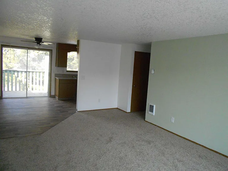 1001 NE 25th Ave #7 — Photo 8