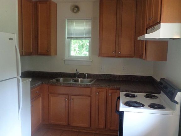 2nd image of 6605 Fernwood St