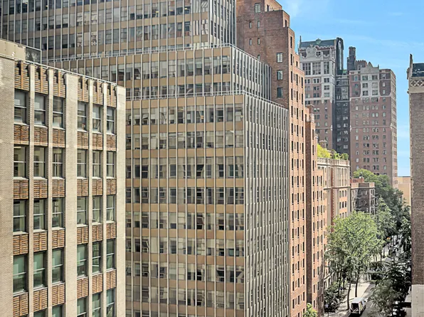 235 East 40th Street image 11 of 20