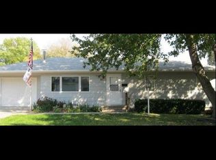 911 Circle Dr, Wayne, NE 68787