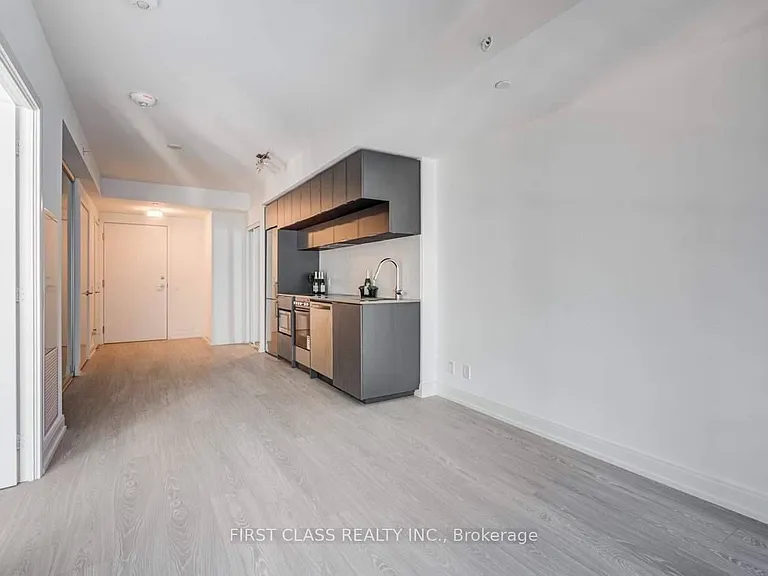 181 Dundas St E #1002 — Photo 13