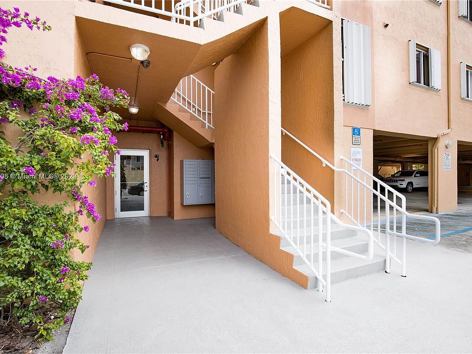 1st image of 717 SW 11th Ave #209