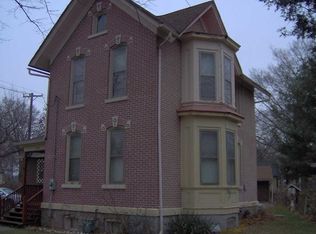 1304 Seminary St, Rockford, IL 61104