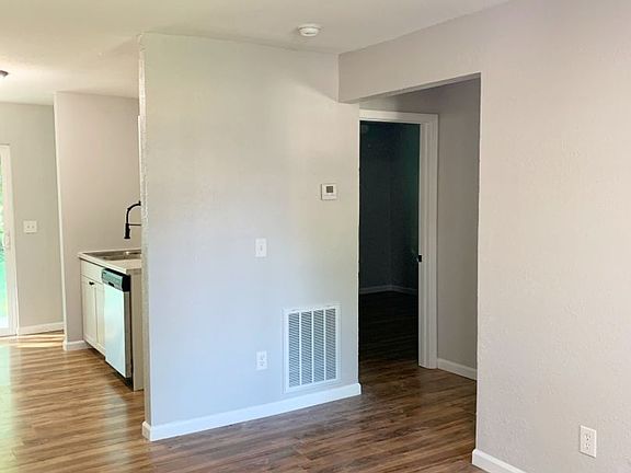 5th image of 4062 Bruene Ave