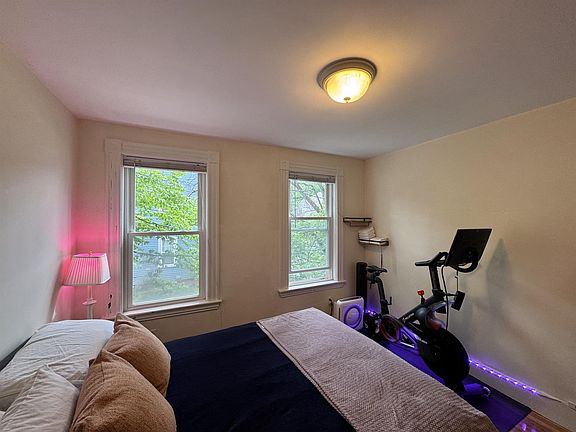 5th image of 31 Belmont St #2
