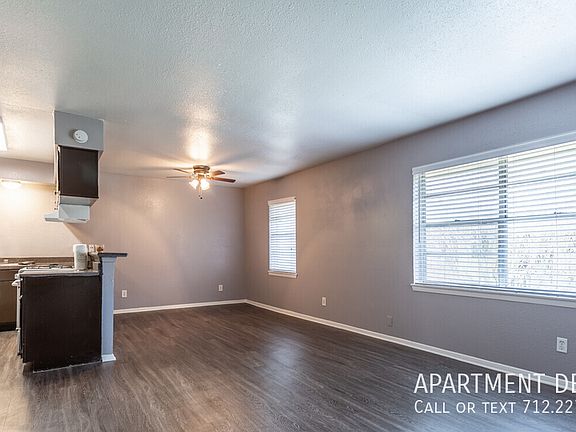 4th image of 3036 S Broadway St #4079
