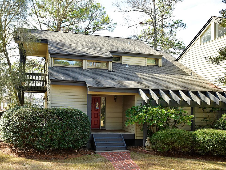 1st image of 85 Fairway Dr Unit 11A
