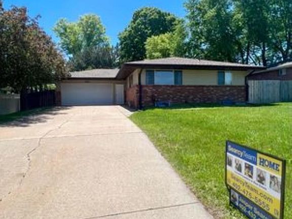 2nd image of 6033 Pioneers Blvd